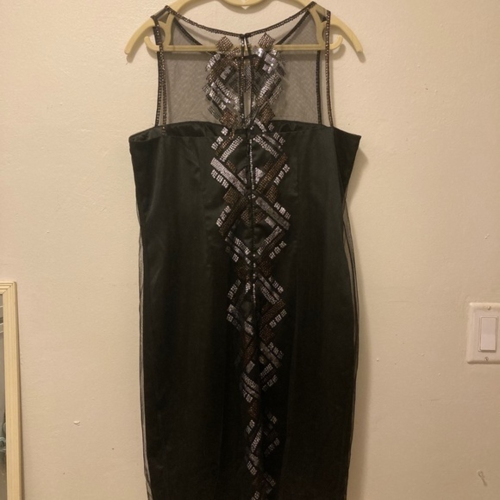 NWT Marc Bouwer gorgeous dress with sequin details